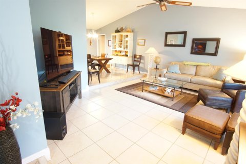 Villa ou maison à vendre à Lake Clarke Shores, Floride: 4 chambres, 196.58 m2 № 2192729 - photo 3
