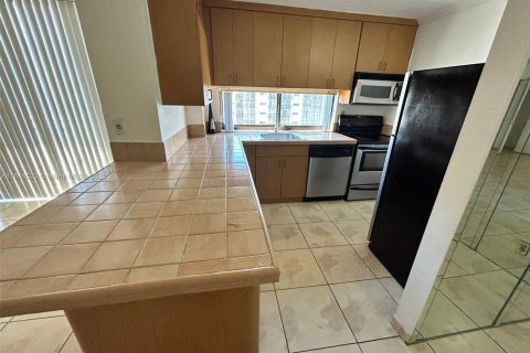 Condo in Sunny Isles Beach, Florida, 1 bedroom  № 1845474 - photo 20