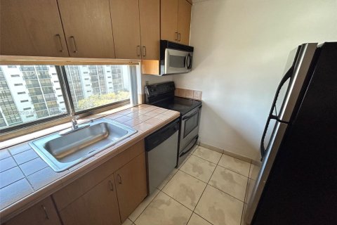 Condo in Sunny Isles Beach, Florida, 1 bedroom  № 1845474 - photo 22