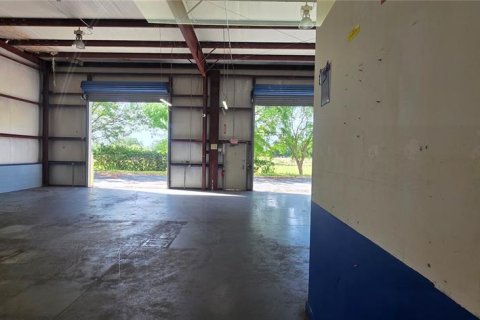 Снять в аренду коммерческую недвижимость в Дебари, Флорида № 2112239 - фото 9