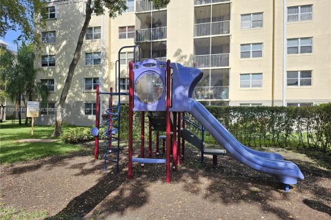 Apartment in Doral, Florida 1 bedroom, 75.25 sq.m. № 1994886 - photo 14