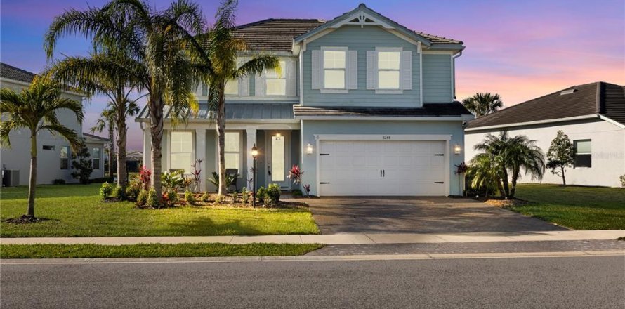 House in Bradenton, Florida 4 bedrooms, 270.07 sq.m. № 1574336