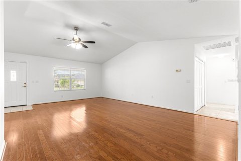Duplex in Ocala, Florida 2 bedrooms, 162.02 sq.m. № 1899767 - photo 11
