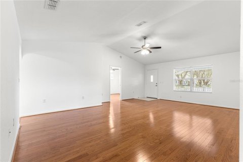 Duplex in Ocala, Florida 2 bedrooms, 162.02 sq.m. № 1899767 - photo 10