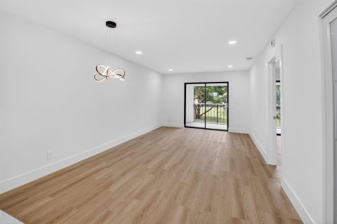 Apartment in Boca Raton, Florida 2 bedrooms, 83.61 sq.m. № 2260952 - photo 7