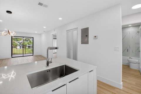 Apartment in Boca Raton, Florida 2 bedrooms, 83.61 sq.m. № 2260952 - photo 2