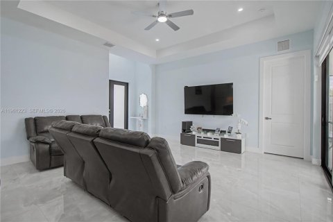 Villa ou maison à vendre à Lehigh Acres, Floride: 3 chambres, 152.64 m2 № 2080797 - photo 8