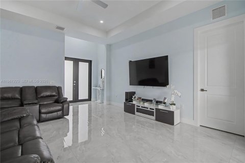 Villa ou maison à vendre à Lehigh Acres, Floride: 3 chambres, 152.64 m2 № 2080797 - photo 7