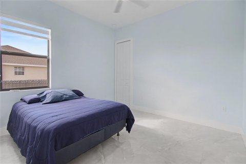 Villa ou maison à vendre à Lehigh Acres, Floride: 3 chambres, 152.64 m2 № 2080797 - photo 21