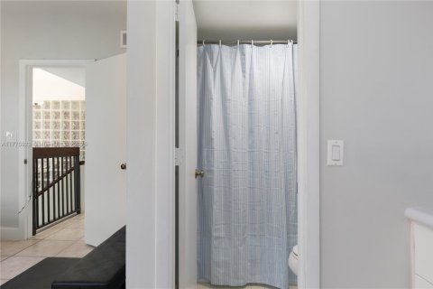 Condo in Davie, Florida, 2 bedrooms  № 1704472 - photo 26