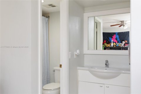 Condo in Davie, Florida, 2 bedrooms  № 1704472 - photo 25