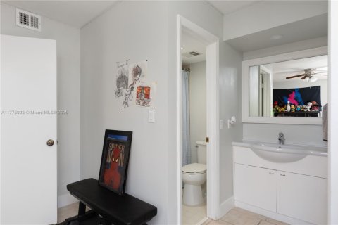 Condo in Davie, Florida, 2 bedrooms  № 1704472 - photo 24
