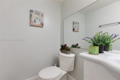 Condo in Davie, Florida, 2 bedrooms  № 1704472 - photo 18