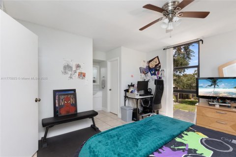 Condo in Davie, Florida, 2 bedrooms  № 1704472 - photo 23