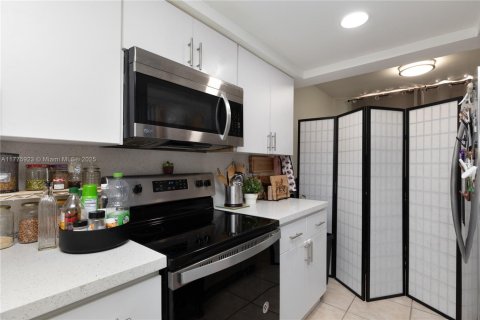 Condo in Davie, Florida, 2 bedrooms  № 1704472 - photo 16