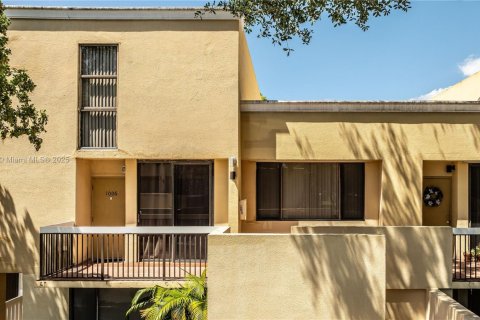 Condo in Davie, Florida, 2 bedrooms  № 1704472 - photo 1