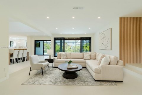 Villa ou maison à louer à Palmetto Bay, Floride: 4 chambres, 262.08 m2 № 1929821 - photo 1