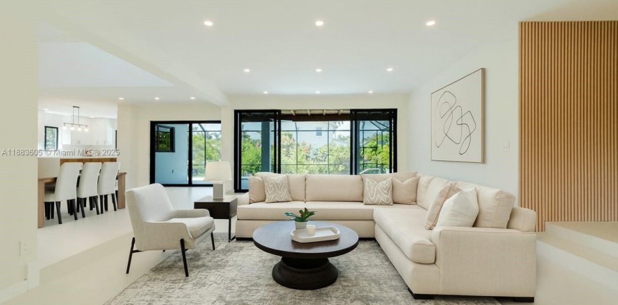Villa ou maison à Palmetto Bay, Floride 4 chambres, 262.08 m2 № 1929821