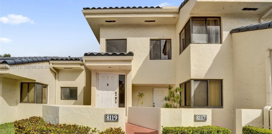 Condominio en Plantation, Florida, 2 dormitorios  № 2058256