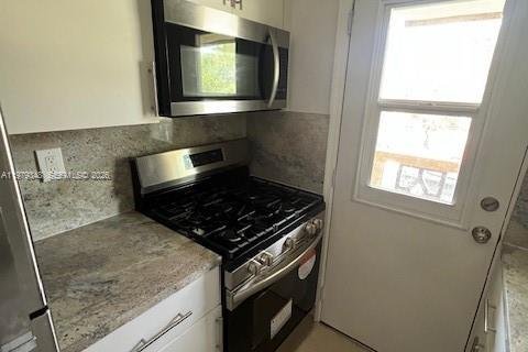 Condominio en alquiler en Miami, Florida, 1 dormitorio, 49.52 m2 № 2050057 - foto 3