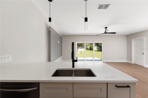 Villa ou maison à vendre à Sanford, Floride: 4 chambres, 186.27 m2 № 2124869 - photo 9