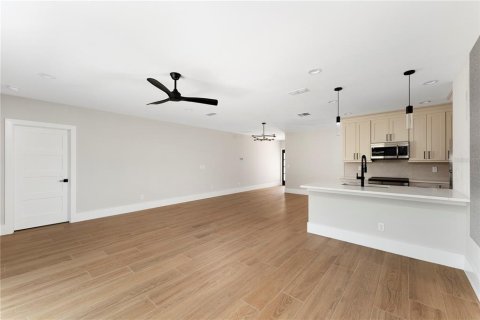 Villa ou maison à vendre à Sanford, Floride: 4 chambres, 186.27 m2 № 2124869 - photo 11