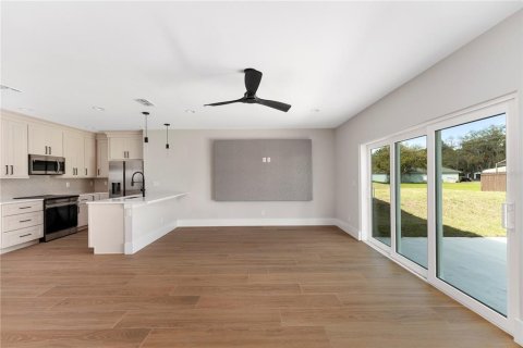 Villa ou maison à vendre à Sanford, Floride: 4 chambres, 186.27 m2 № 2124869 - photo 12