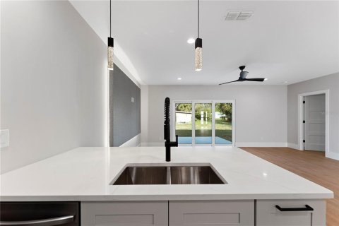 Villa ou maison à vendre à Sanford, Floride: 4 chambres, 186.27 m2 № 2124869 - photo 17
