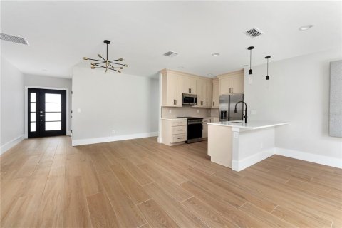 Villa ou maison à vendre à Sanford, Floride: 4 chambres, 186.27 m2 № 2124869 - photo 5