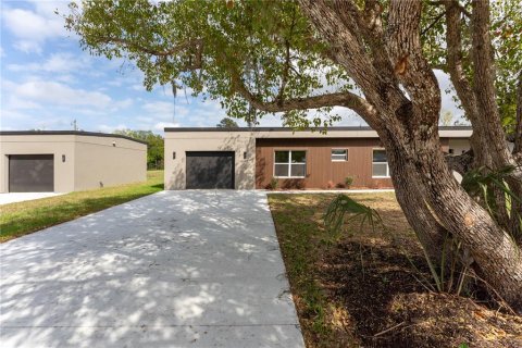 Villa ou maison à vendre à Sanford, Floride: 4 chambres, 186.27 m2 № 2124869 - photo 2