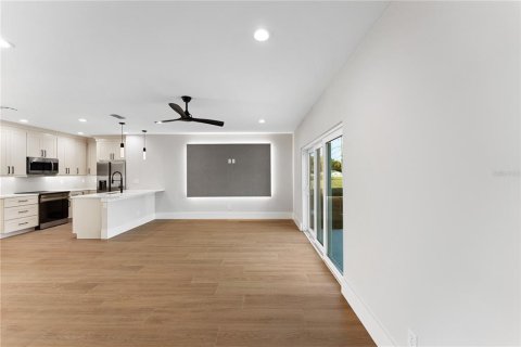 Villa ou maison à vendre à Sanford, Floride: 4 chambres, 186.27 m2 № 2124869 - photo 22