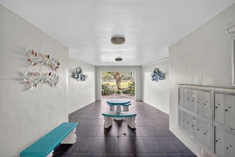 Condo in Margate, Florida, 1 bedroom  № 1971428 - photo 26