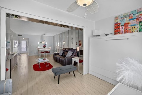 Condo in Margate, Florida, 1 bedroom  № 1971428 - photo 9