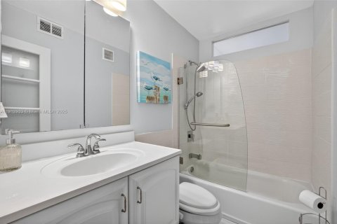 Condo in Margate, Florida, 1 bedroom  № 1971428 - photo 25