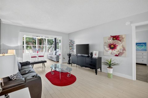 Condo in Margate, Florida, 1 bedroom  № 1971428 - photo 4