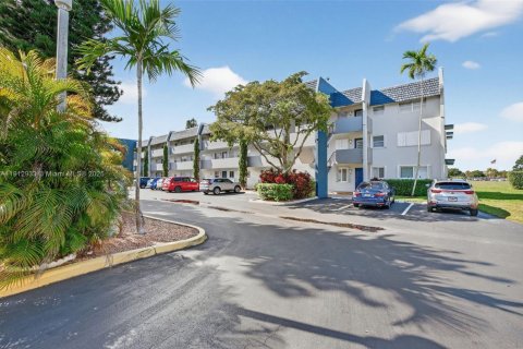 Condo in Margate, Florida, 1 bedroom  № 1971428 - photo 29