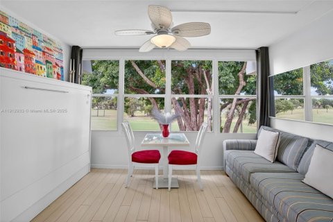 Condo in Margate, Florida, 1 bedroom  № 1971428 - photo 5