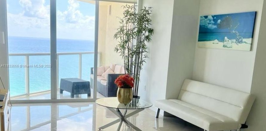 Condo in Sunny Isles Beach, Florida, 1 bedroom № 1934605