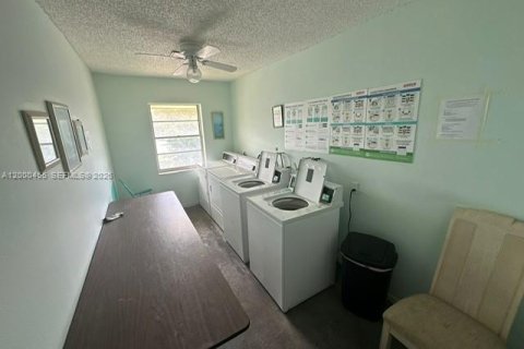 Condominio en venta en Tamarac, Florida, 2 dormitorios, 87.33 m2 № 2065728 - foto 16