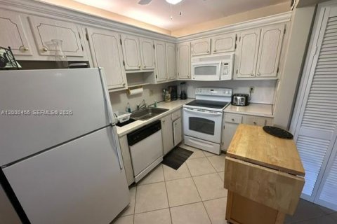 Condominio en venta en Tamarac, Florida, 2 dormitorios, 87.33 m2 № 2065728 - foto 8