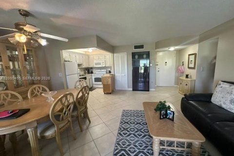 Condominio en venta en Tamarac, Florida, 2 dormitorios, 87.33 m2 № 2065728 - foto 7