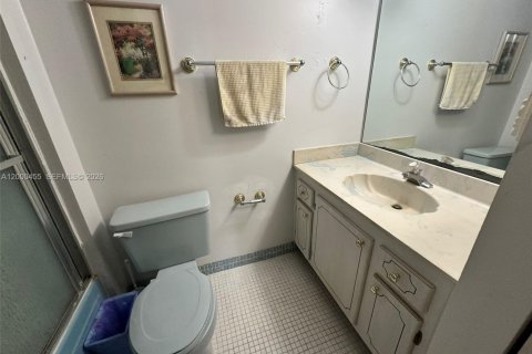Condominio en venta en Tamarac, Florida, 2 dormitorios, 87.33 m2 № 2065728 - foto 12