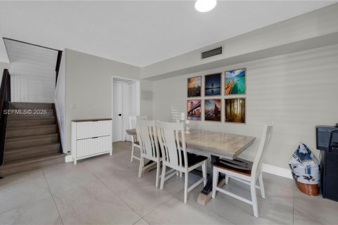 Copropriété à vendre à Hialeah Gardens, Floride: 4 chambres, 120.4 m2 № 2072671 - photo 14