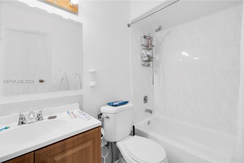 Copropriété à vendre à Hialeah Gardens, Floride: 4 chambres, 120.4 m2 № 2072671 - photo 28