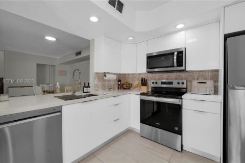 Copropriété à vendre à Hialeah Gardens, Floride: 4 chambres, 120.4 m2 № 2072671 - photo 19