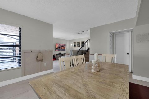 Copropriété à vendre à Hialeah Gardens, Floride: 4 chambres, 120.4 m2 № 2072671 - photo 15