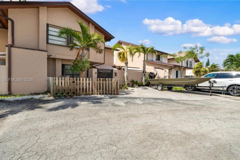 Copropriété à vendre à Hialeah Gardens, Floride: 4 chambres, 120.4 m2 № 2072671 - photo 4