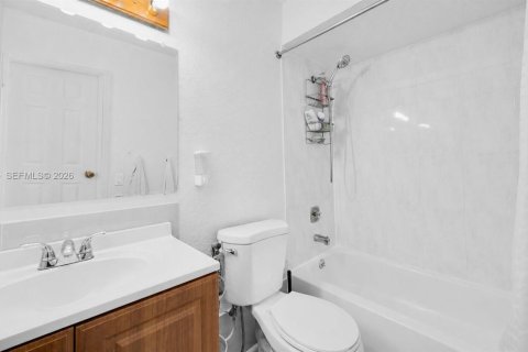 Copropriété à vendre à Hialeah Gardens, Floride: 4 chambres, 120.4 m2 № 2072671 - photo 25