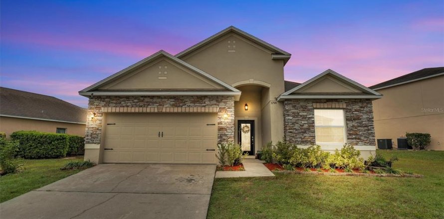 Casa en Auburndale, Florida 4 dormitorios, 167.41 m2 № 1569603