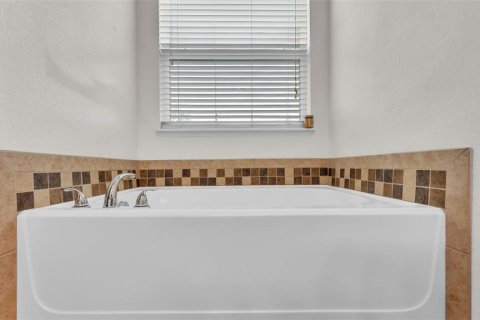 Casa en venta en Auburndale, Florida, 4 dormitorios, 167.41 m2 № 1569603 - foto 9